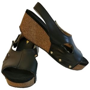 Volatile black platform sandals size 8